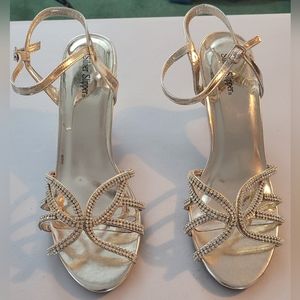 Womens Platnium Gold Dress Sandals.